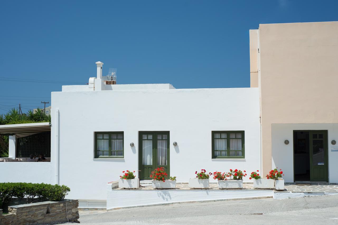 Ostria Hotel & Apartments Gavrio Exterior photo