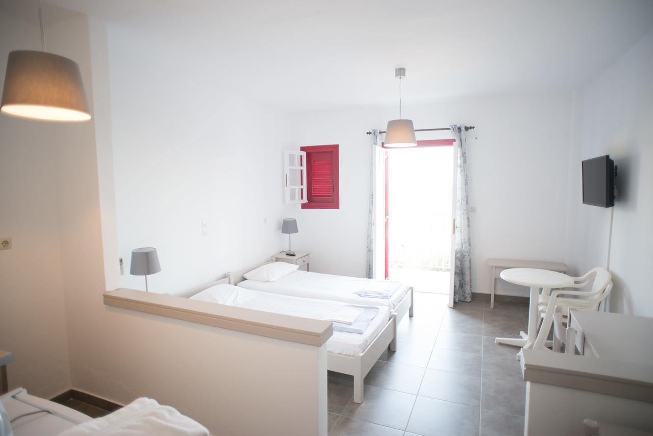 Ostria Hotel & Apartments Gavrio Exterior photo