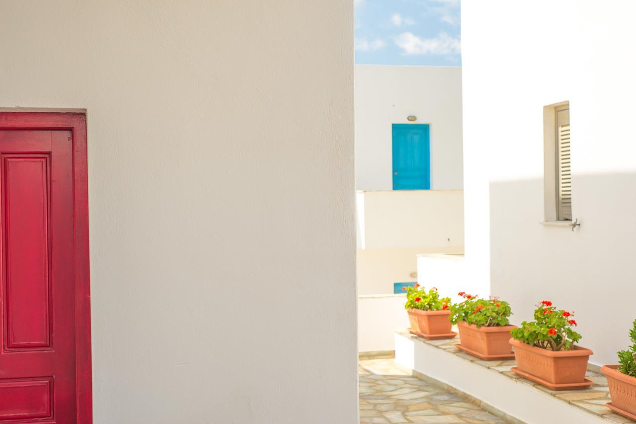 Ostria Hotel & Apartments Gavrio Exterior photo