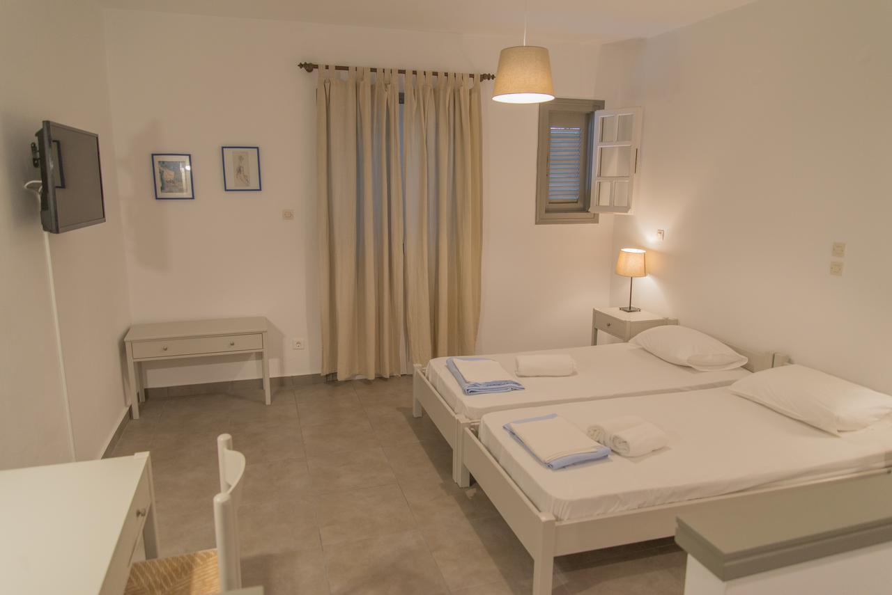 Ostria Hotel & Apartments Gavrio Exterior photo