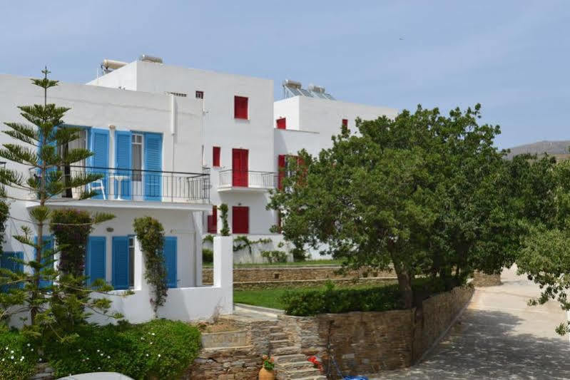 Ostria Hotel & Apartments Gavrio Exterior photo